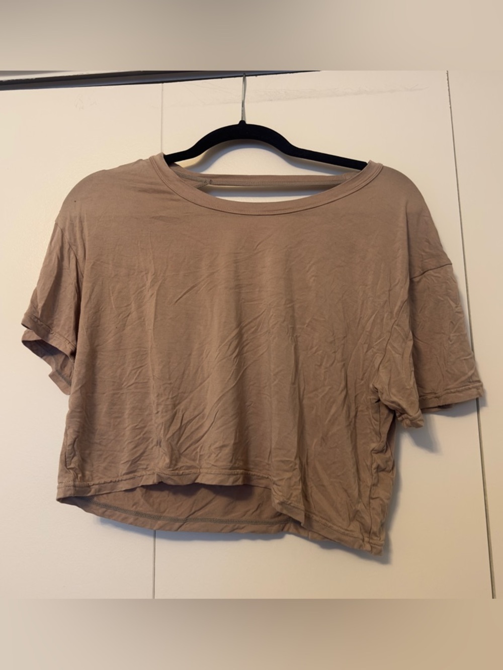 ✨5 for $25✨ Popflex Taupe Cropped Short Sleeve Tee